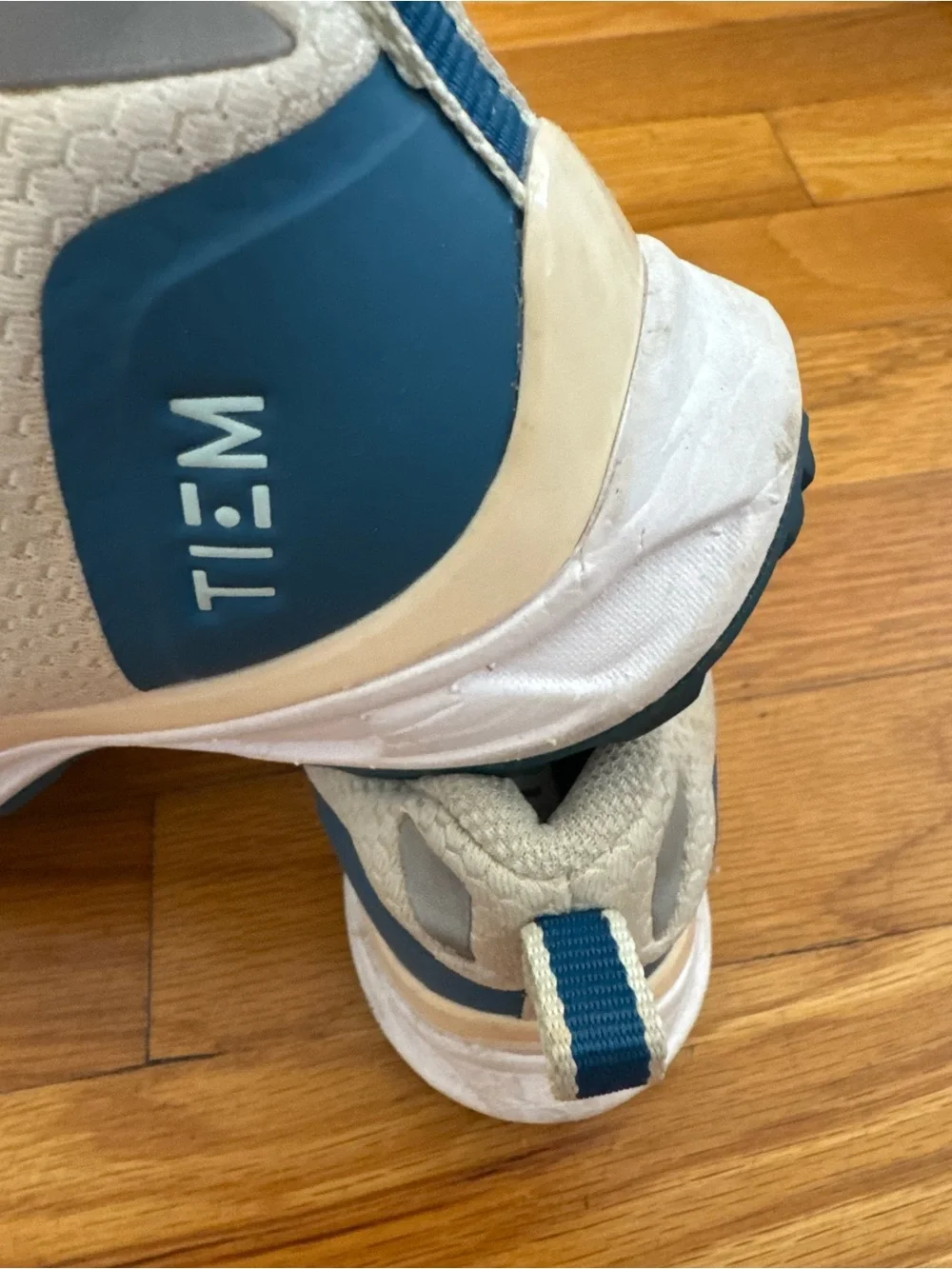 Time bike and fitness shoe women’s 9.5 white and blue